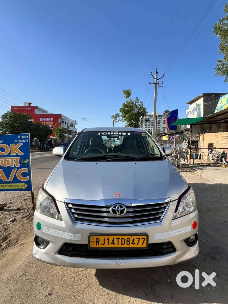 Toyota Innova 2.5 V 7-seater 2013