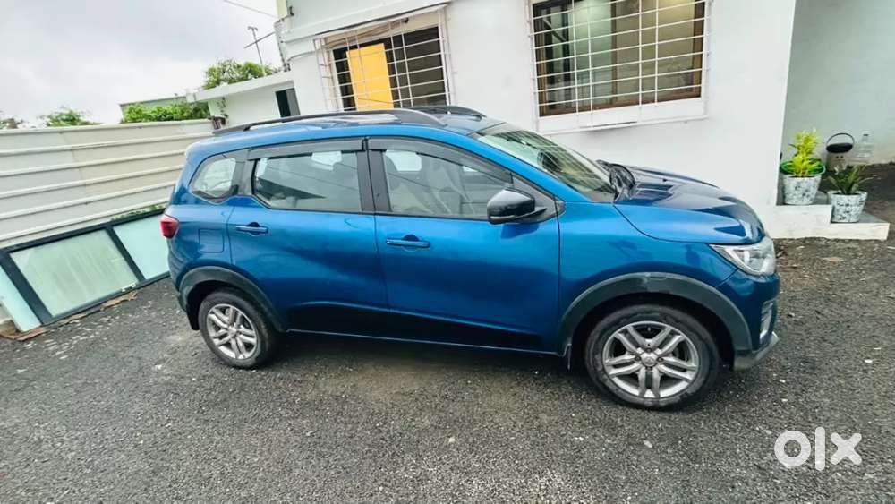 Renault Triber Rxz, 2022, Petrol