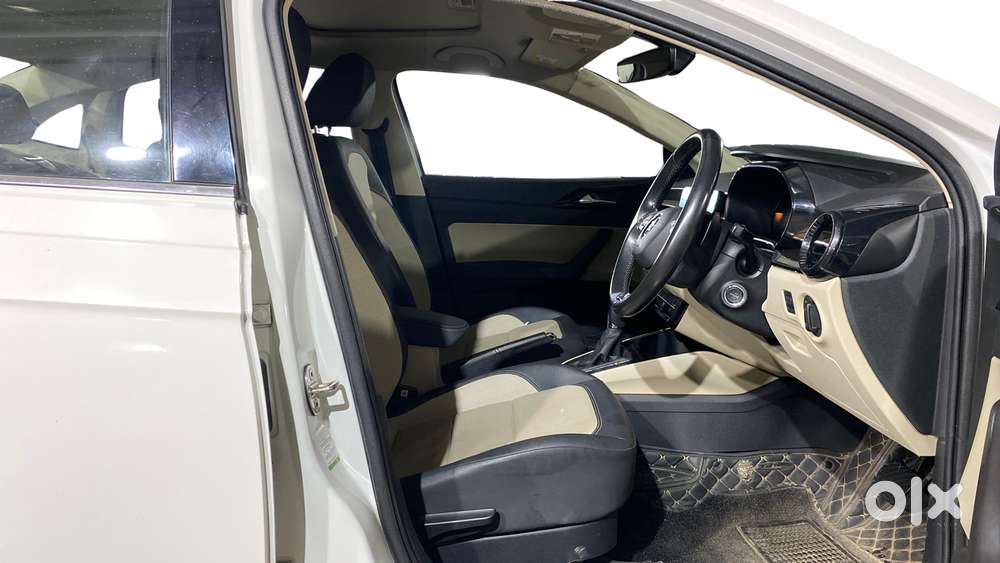 Skoda Slavia 1.0 Tsi Style At, 2023, Petrol