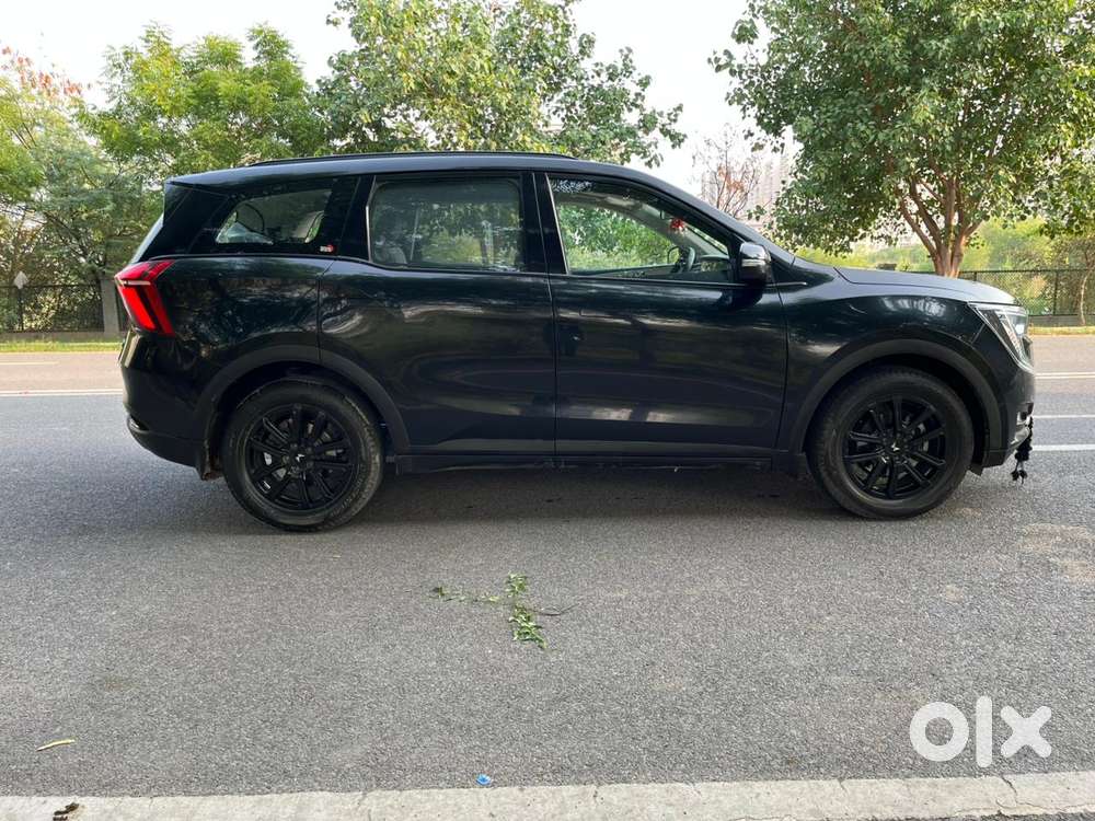 Mahindra Xuv700 2.0 Ax 7 Petrol Mt Str, 2022, Petrol