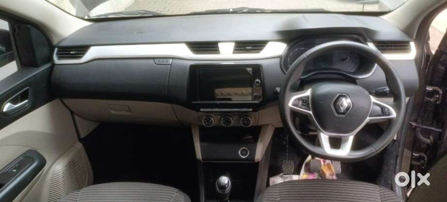 Renault Triber Rxz, 2023, Petrol