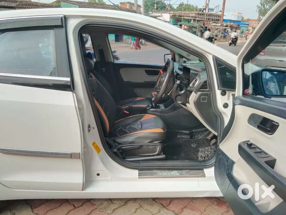 Tata Altroz 1.2 Xt, 2024, Petrol