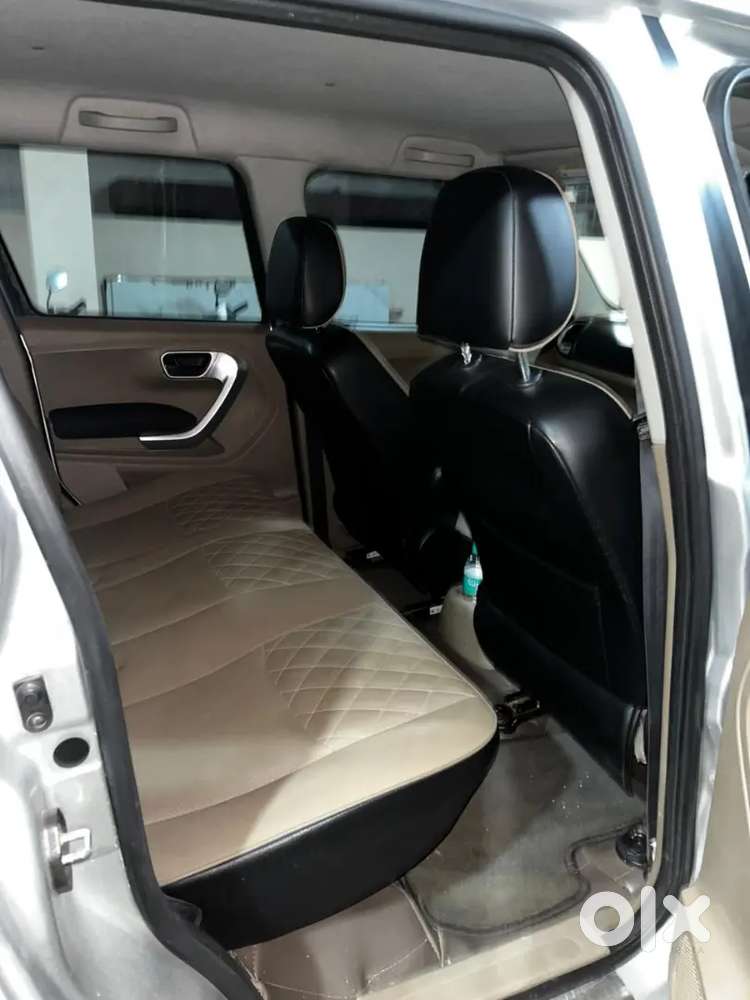 Mahindra Tuv 300 T10 2018 Model