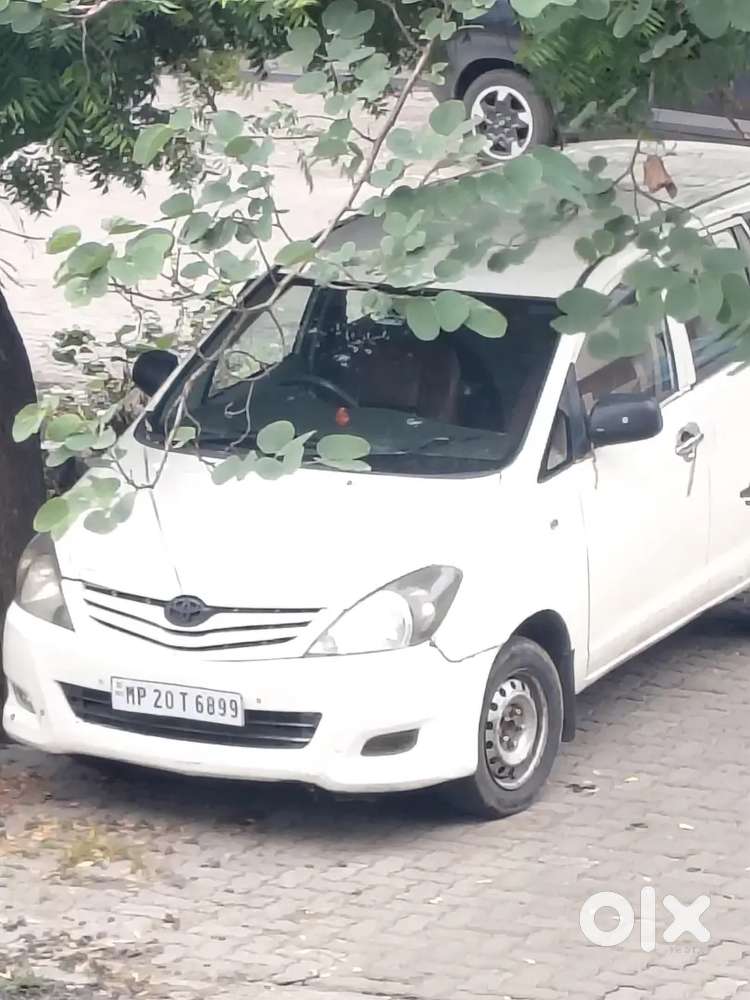 Toyota Innova Diesel Manual 2011 8str
