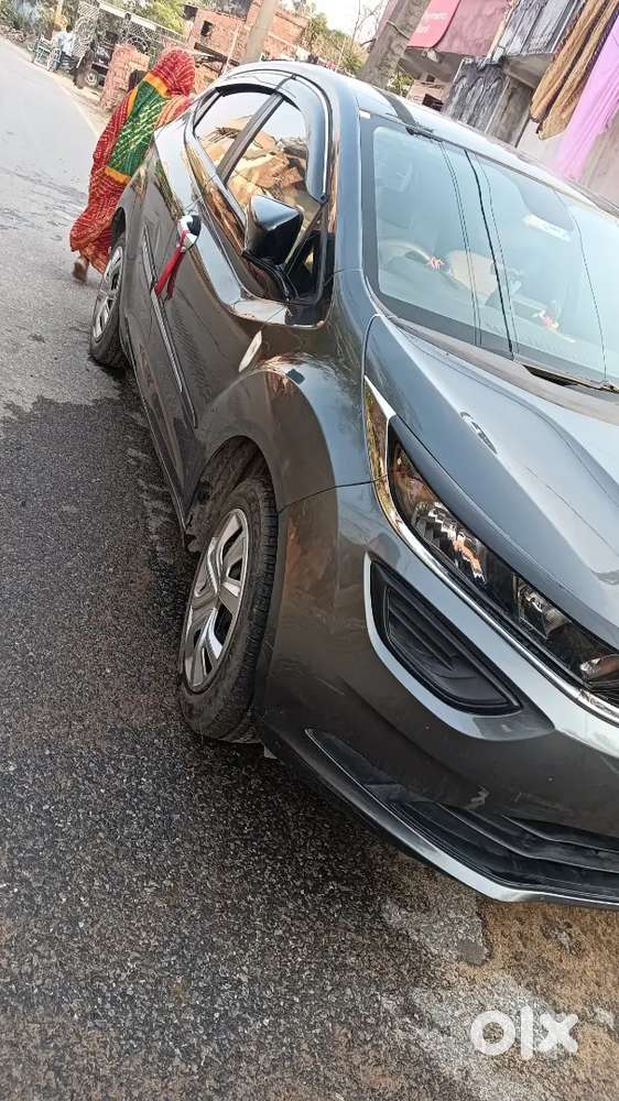 Tata Altroz Xm Plus S Gadi Kist Par Hai Jinko Lena Hai Obhi Call Kare