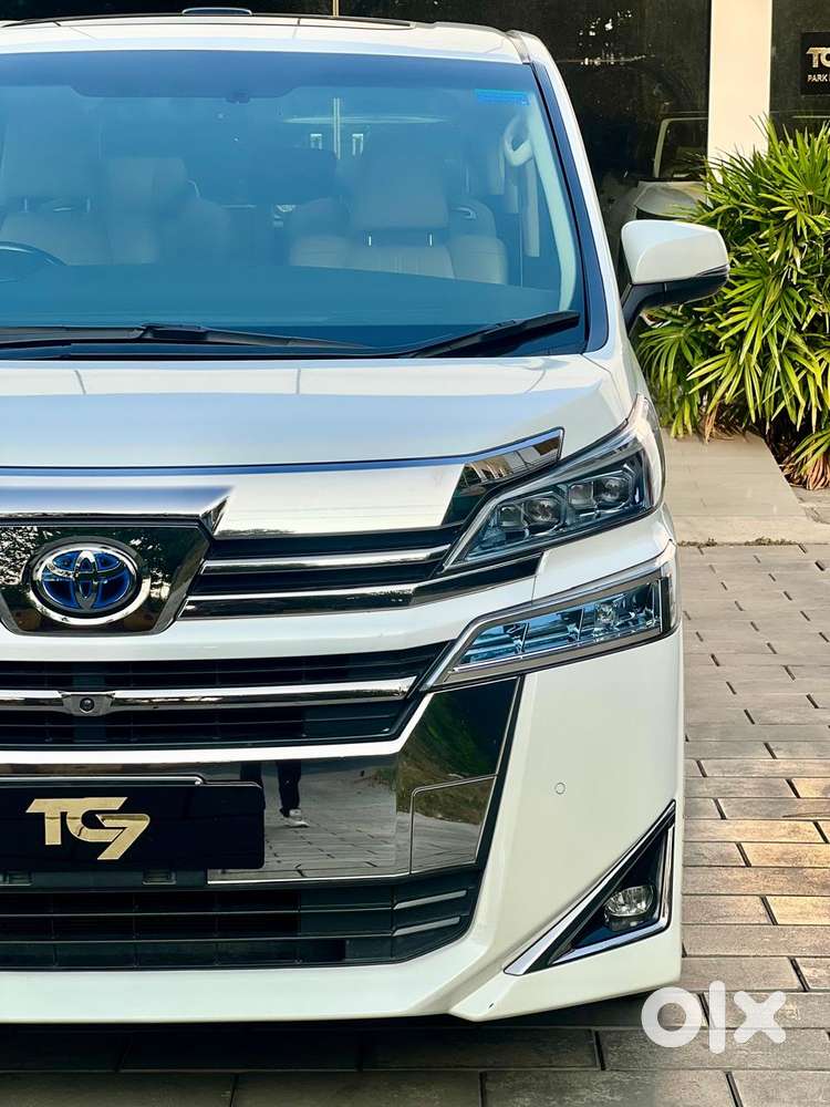 Toyota Vellfire 2.5 Hybrid, 2021, Petrol