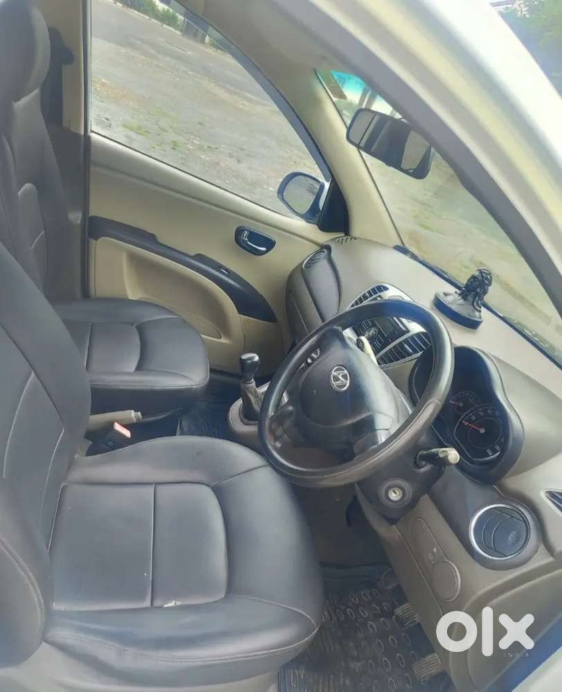 Hyundai I10 2012 First Owner Mint Condition With Back Camera