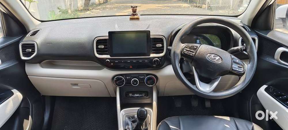 Hyundai Venue 1.2 S (o), 2024, Petrol