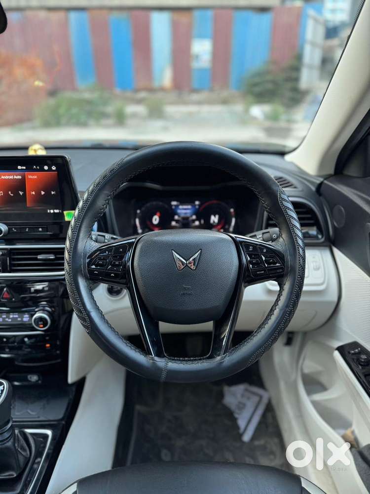 Mahindra Xuv 3xo Ax5 Pm Mt, 2024, Petrol