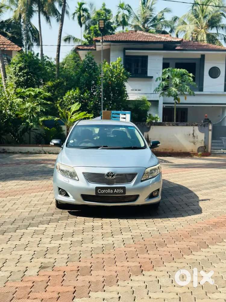 Toyota Corolla Altis 2010