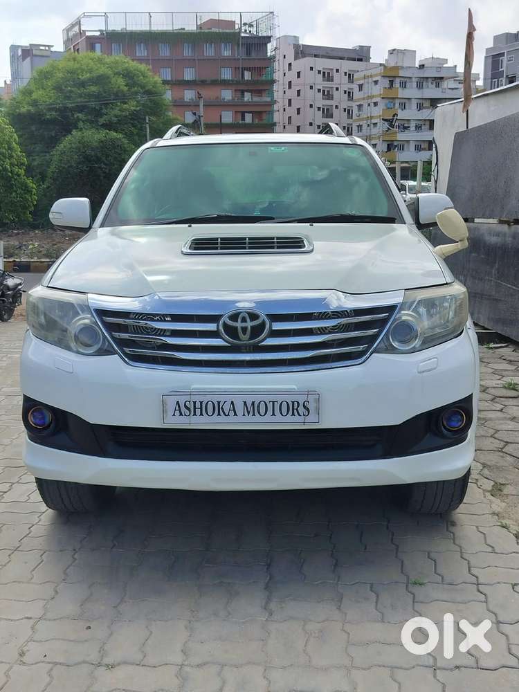 Toyota Fortuner 4x2 Manual, 2014, Diesel
