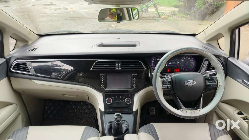 Mahindra Marazzo M6, 2018, Diesel