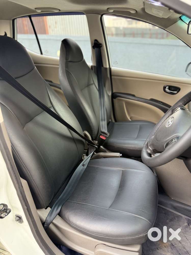 Hyundai I10 Asta Sunroof At, 2012, Petrol