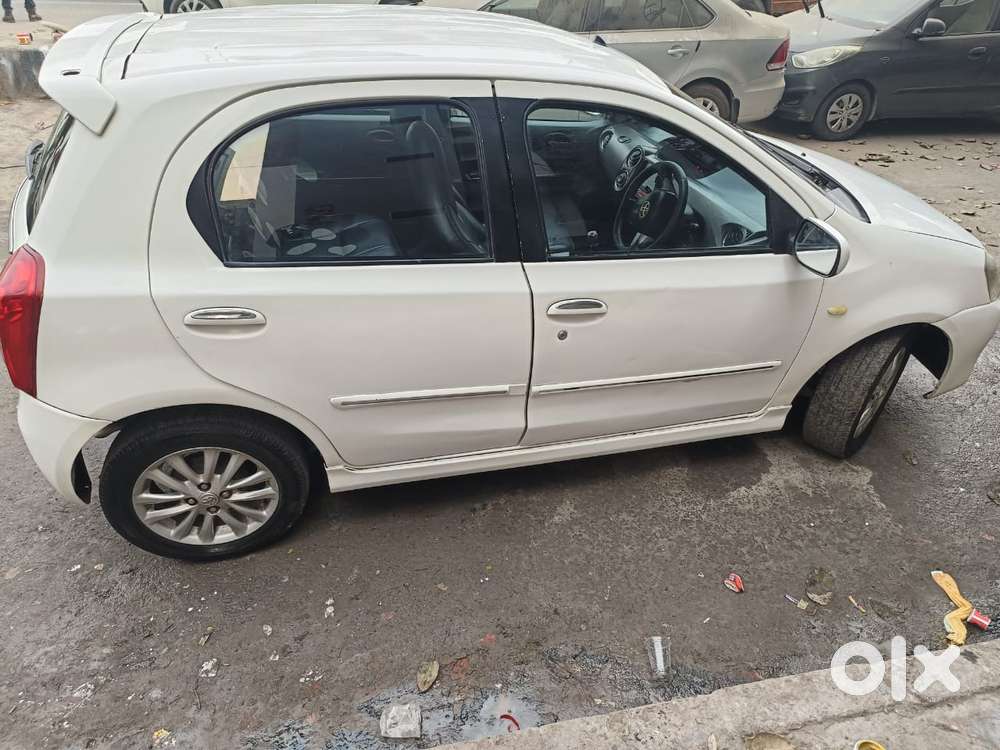 Toyota Etios Liva, 2011, Petrol