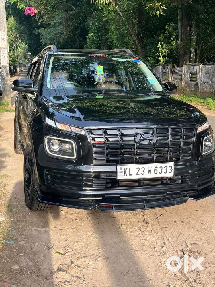 Hyundai Venue 2023 Petrol Well Maintained