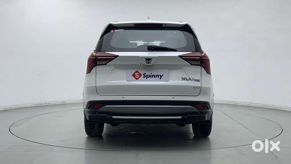 Mahindra Xuv700 2.0 Ax 5 Petrol Mt 7 Str, 2025, Petrol
