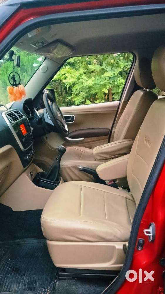Mahindra Tuv 300 Mhawk100 T8 Dual Tone, 2018, Diesel