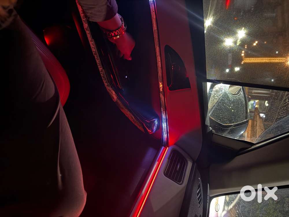 Mahindra Xuv700 2023 Petrol 28000 Km Driven