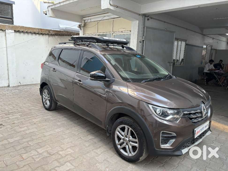 Renault Triber Rxz, 2022, Petrol