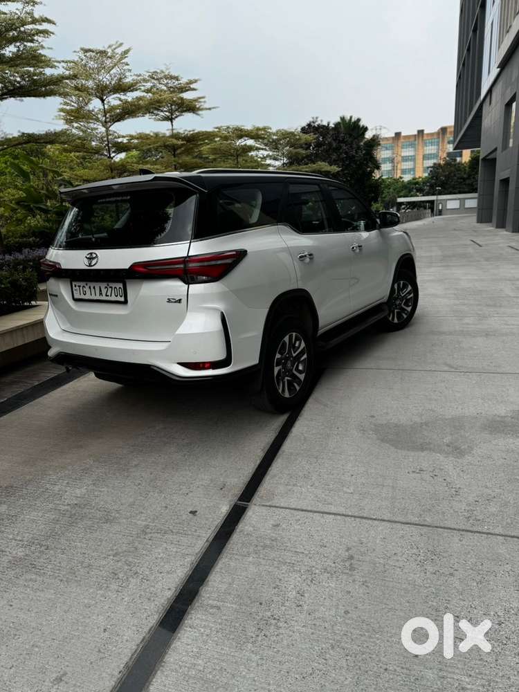 Toyota Fortuner Legender