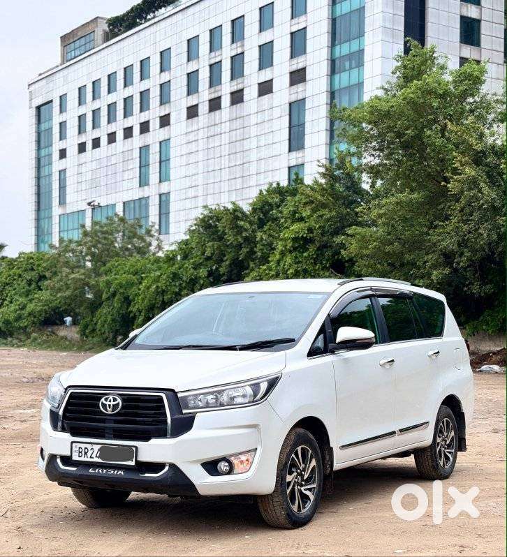 Toyota Innova Crysta 2.4 G Plus Mt 8 Str, 2025, Diesel