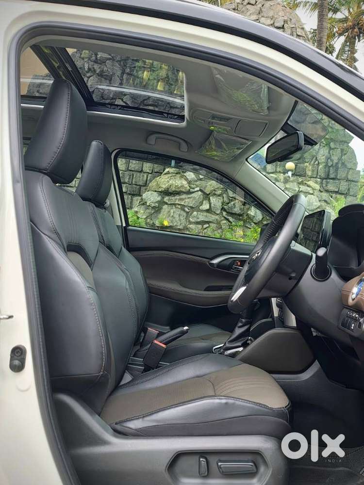 Toyota Urban Cruiser Hyryder 1.5 V Hybrid, 2026, Petrol