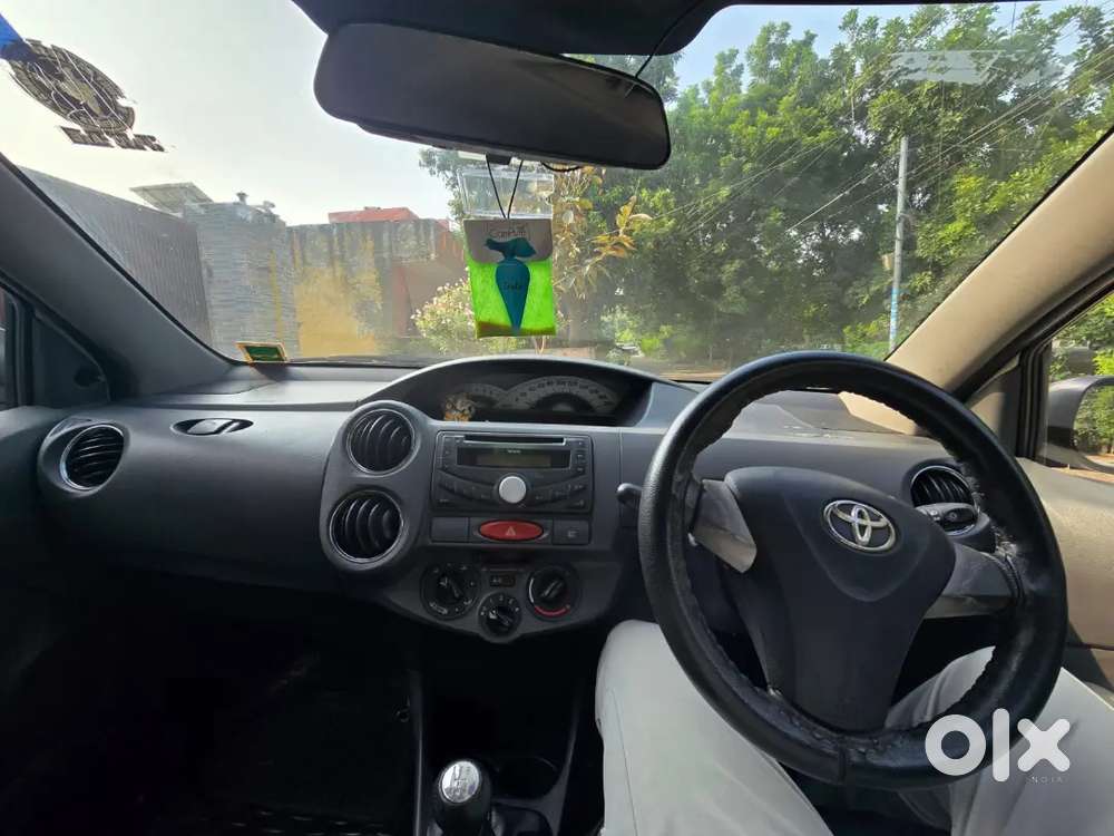 Toyota Etios [2012] Petrol