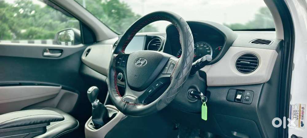 Hyundai Grand I10 Sportz, 2015, Petrol