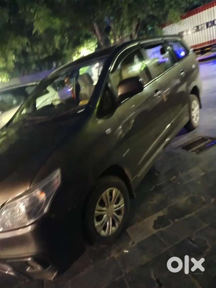 Toyota Innova 2012