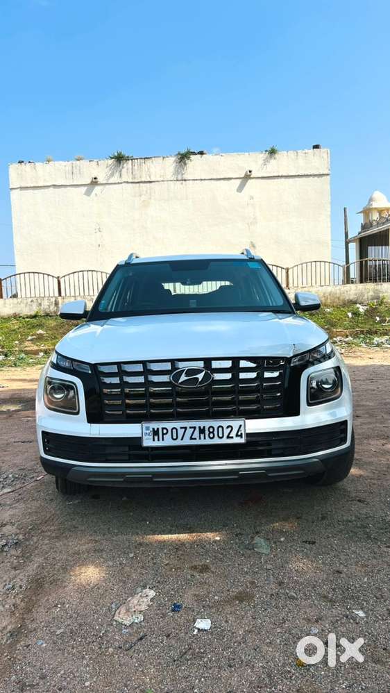 Hyundai Venue Petrol Manual 2024