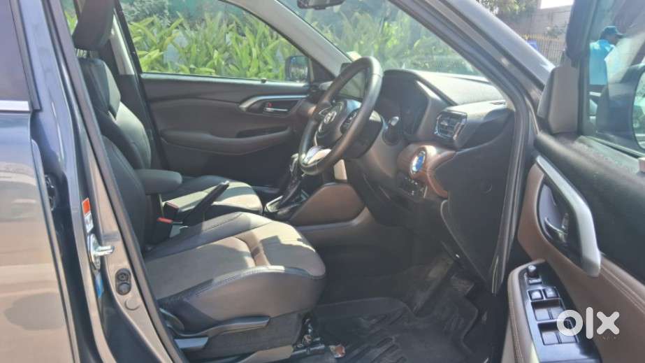 Toyota Urban Cruiser Hyryder 1.5 V Hybrid, 2024, Petrol