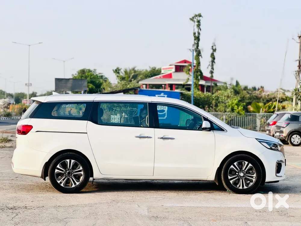 2021 Kia Carnival Limousine Plus