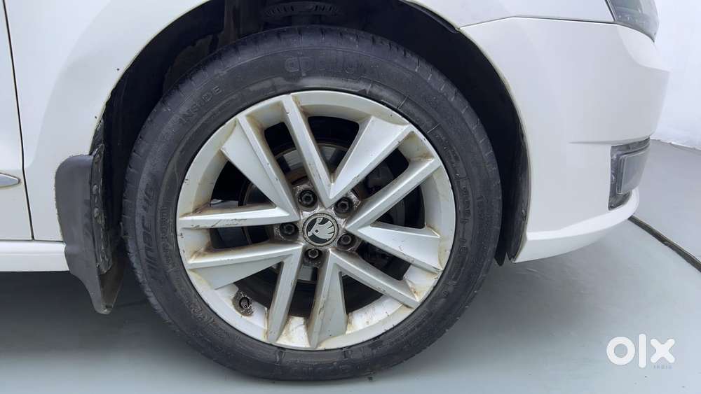 Skoda Rapid 1.6 Mpi At Style, 2018, Petrol