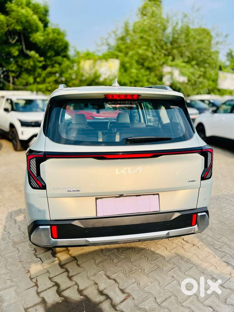 Kia Carens Clavis, 2025, Petrol