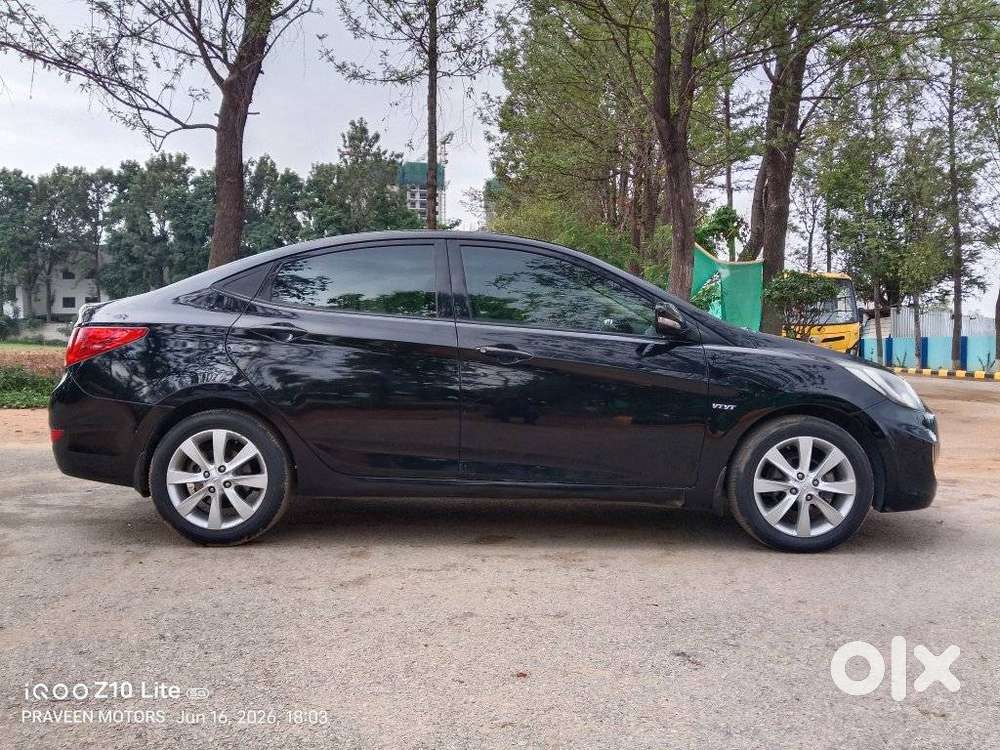 Hyundai Fluidic Verna 1.6 Vtvt Sx, 2011, Petrol