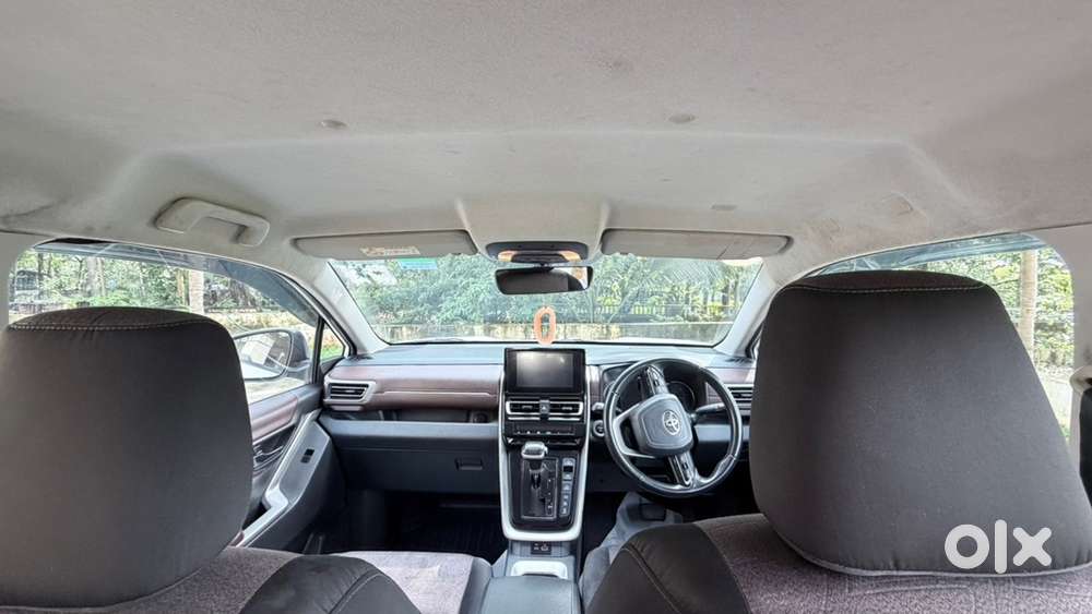 Toyota Innova Hycross Hybrid 2023