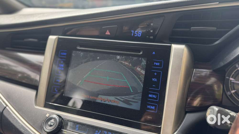 Toyota Innova Crysta 2.4 Vx Mt 8s, 2016, Diesel