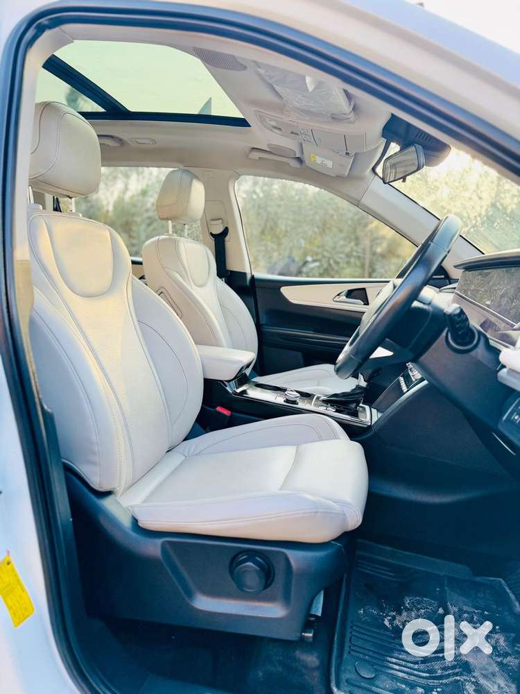 Mahindra Xuv700 Ax7 Luxury Pack Awd, 2022, Diesel