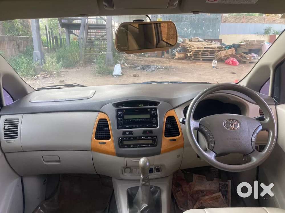 Toyota Innova 2.5 E 8 Str, 2010, Diesel
