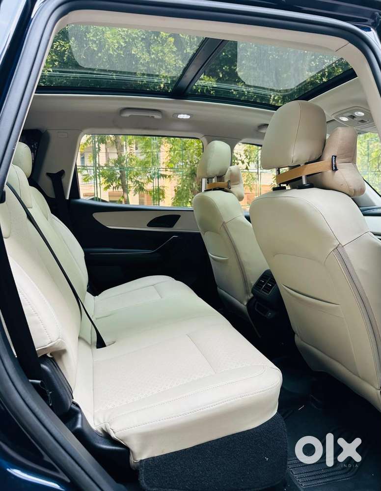 Mahindra Xuv700 2.0 Ax 5 Petrol At Str, 2022, Petrol