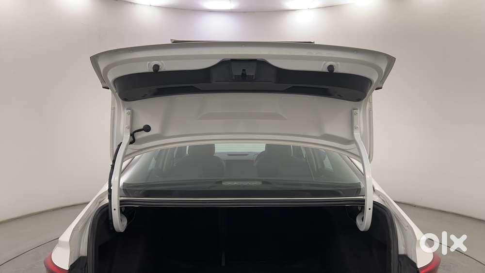 Skoda Slavia Style 1.5l Tsi Dsg, 2022, Petrol