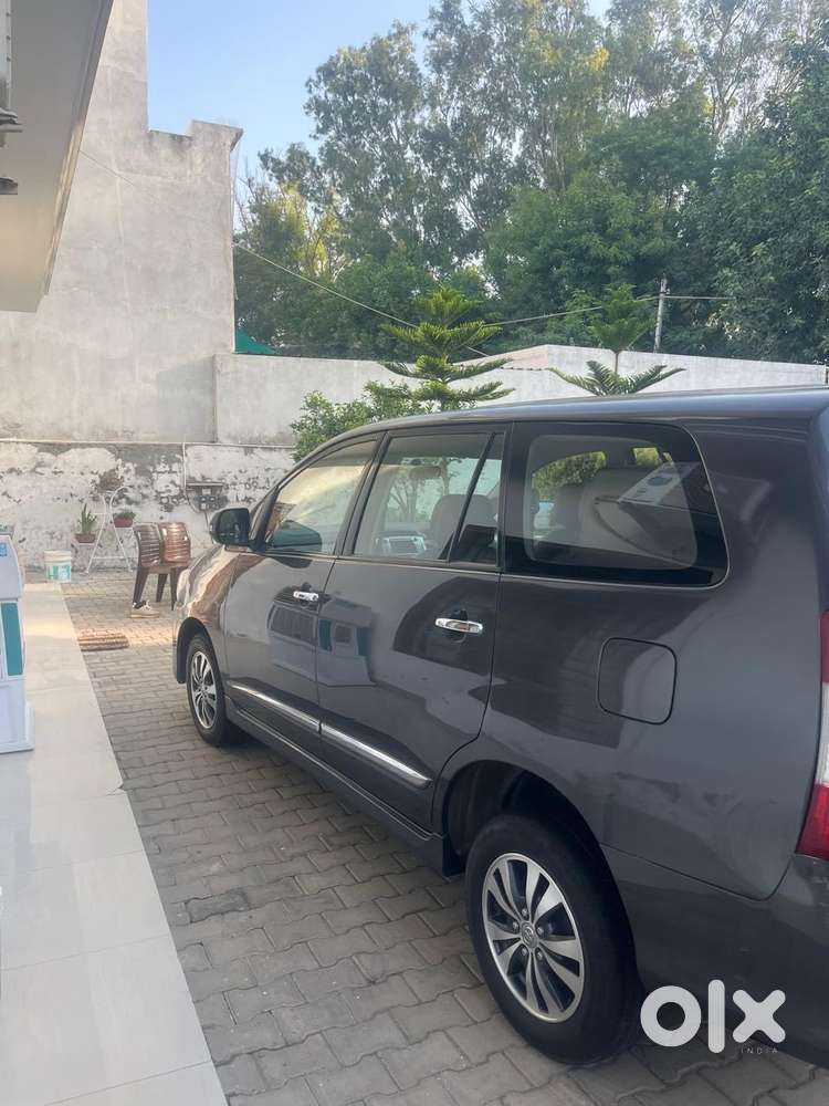 Toyota Innova 2.5 V 2015