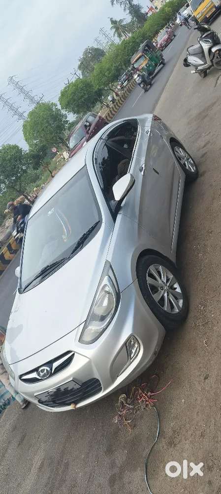 Hyundai Verna 1.6 Sx 2012 Button Start Top End 6air Bag