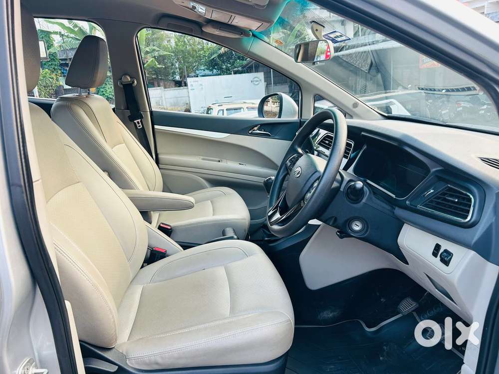 Mahindra Marazzo M8, 2018, Diesel