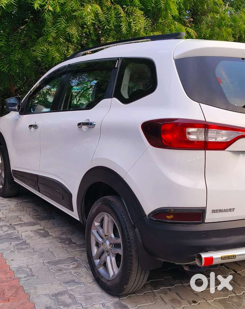 Renault Triber Rxz, 2023, Petrol
