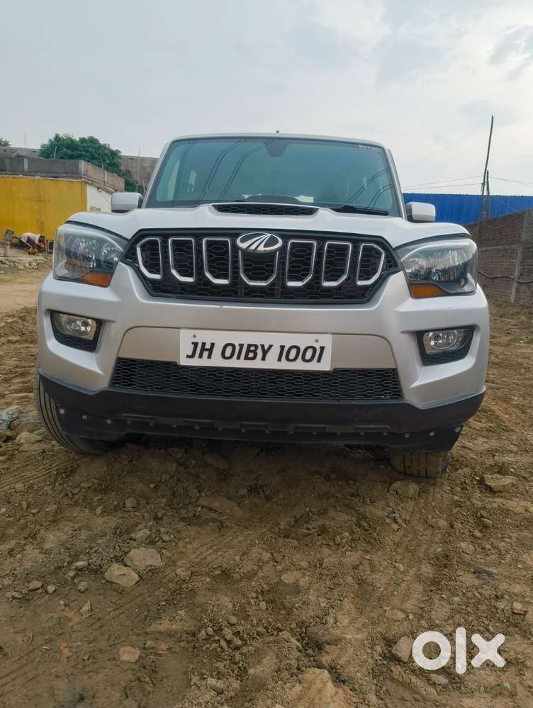 Mahindra Scorpio S10, 2016