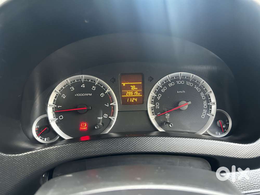 Maruti Suzuki Swift Vxi With Abs, 2012, Petrol