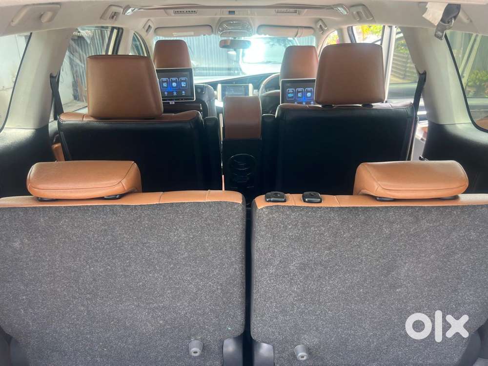 Toyota Innova Crysta 2.8z Automatic, 2016, Diesel