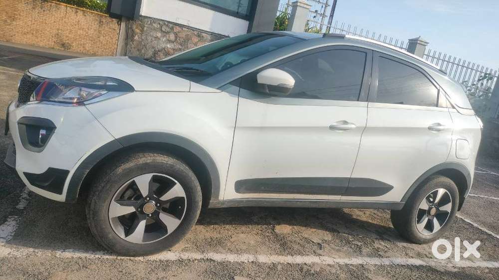 Tata Nexon 1.2 Revotron Xza Plus, 2019, Petrol
