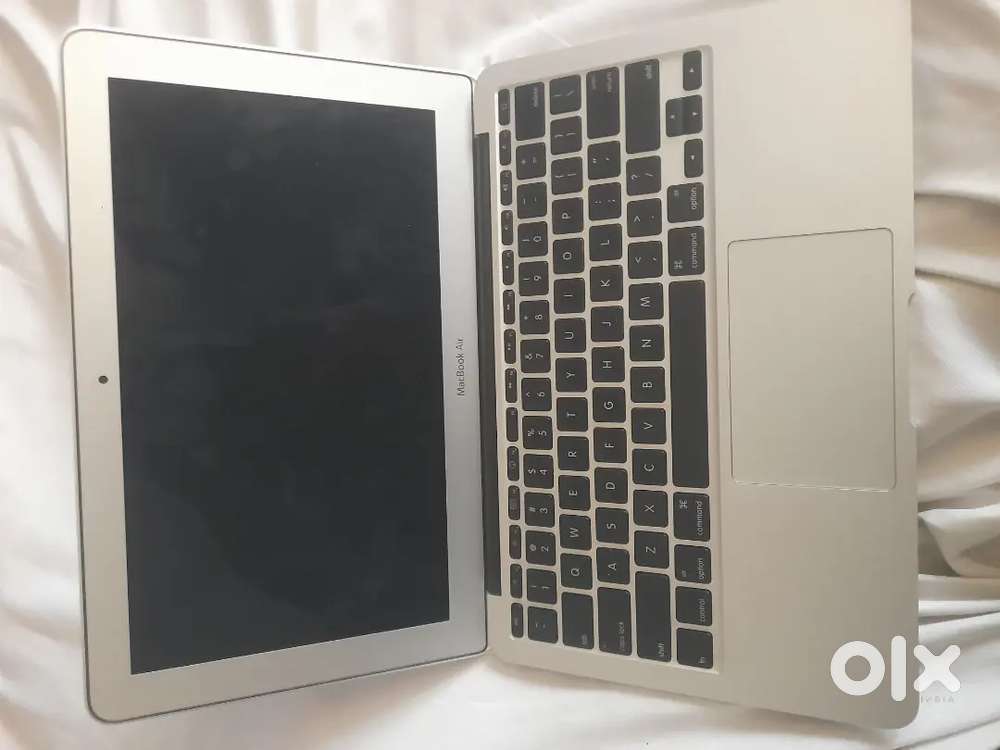 A1370 MacBook air 2012 model